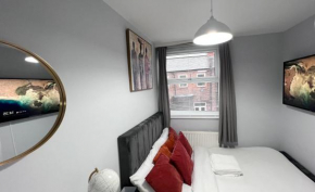 Large 4 Bedroom TownHouse with Free Parking Near MCR Center